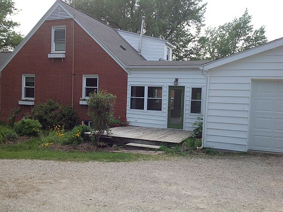 2nd image of 3693 Howard Ln