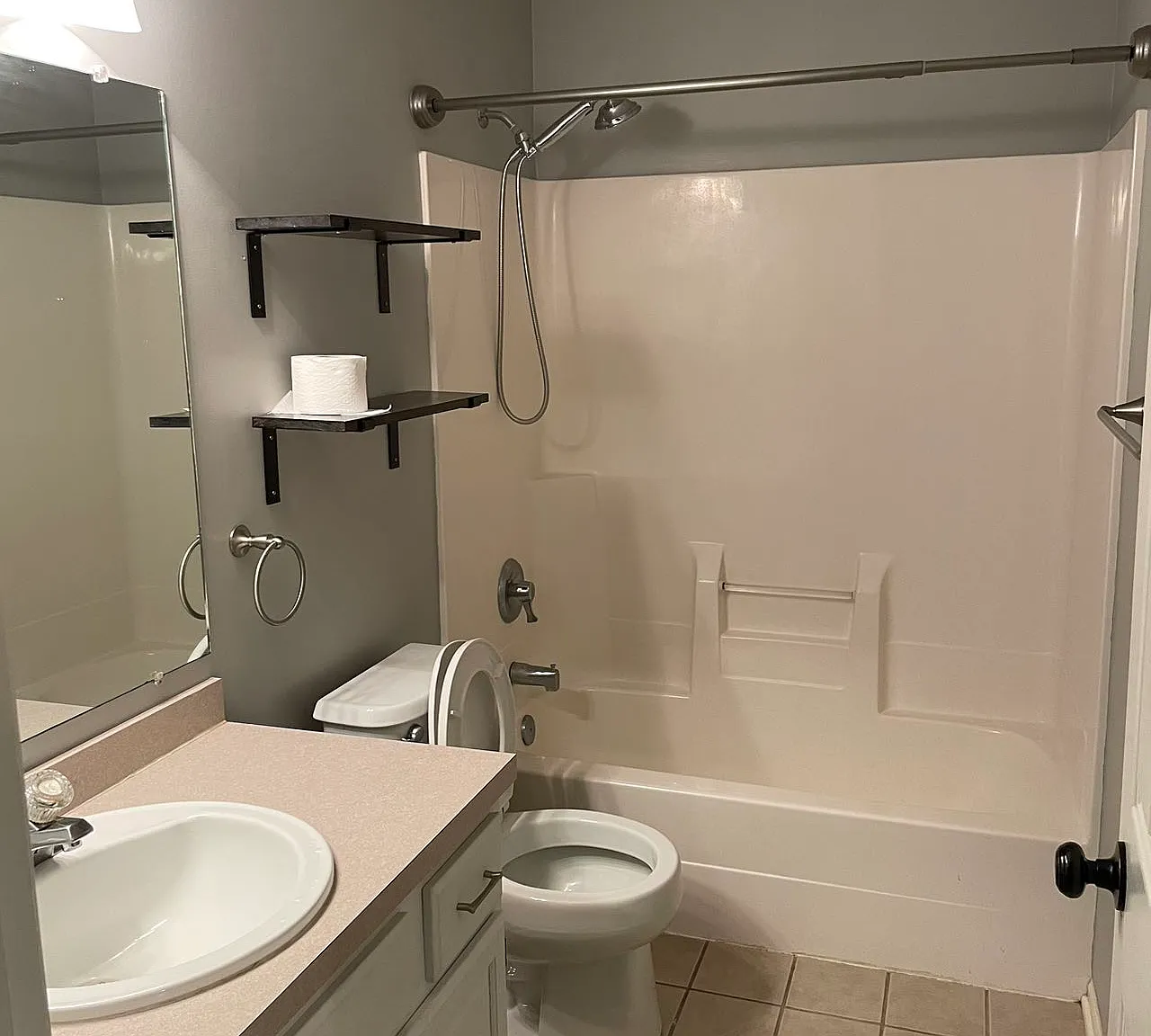 3 bed, 2930 sqft, $2,600 — Photo 4
