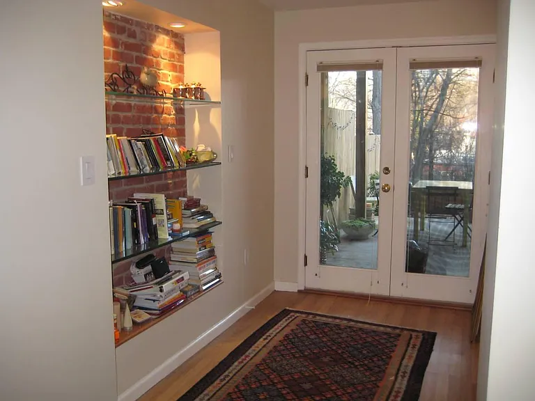 3933 Davis Pl NW #6 — Photo 3