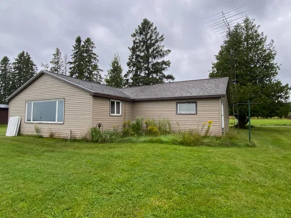 4163 S Roy Rd, Sault Sainte Marie, MI 49783