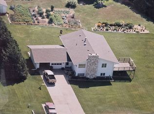 300 N Shore Dr, Hastings, NE 68901