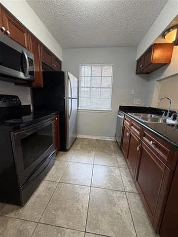2 bed, 1.5 bath, 1100 sqft, $1,100 — Photo 4