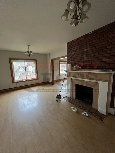 803 Pierce St — Photo 2