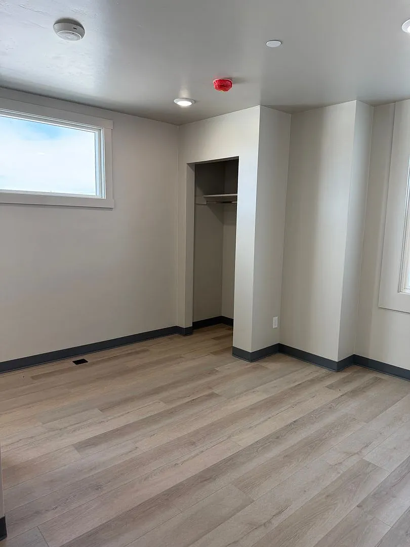 Milmor Apartments — Photo 4