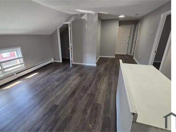 14 Carver St #E, Fall River, MA 02721