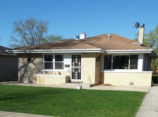 7516 Davis St, Morton Grove, IL 60053