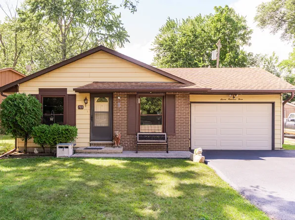 703 Grand Blvd, Wauconda, IL 60084