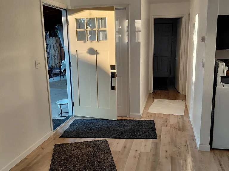 411 SW Westholm Ave — Photo 7