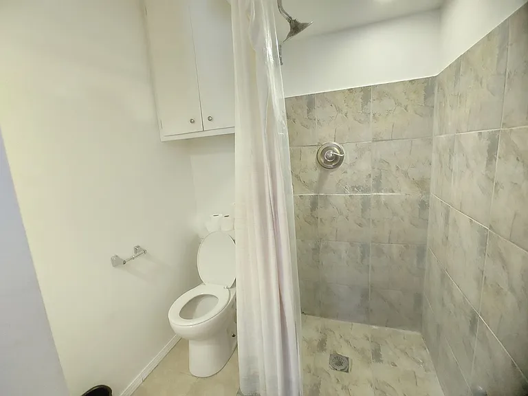 514 E. Douglas Street — Photo 5