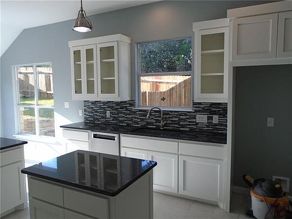 4th image of 21516 Lakefront Dr