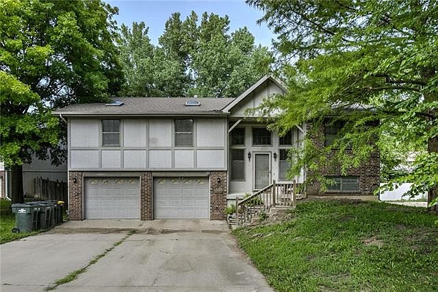1st image of 325 Oakhill Dr