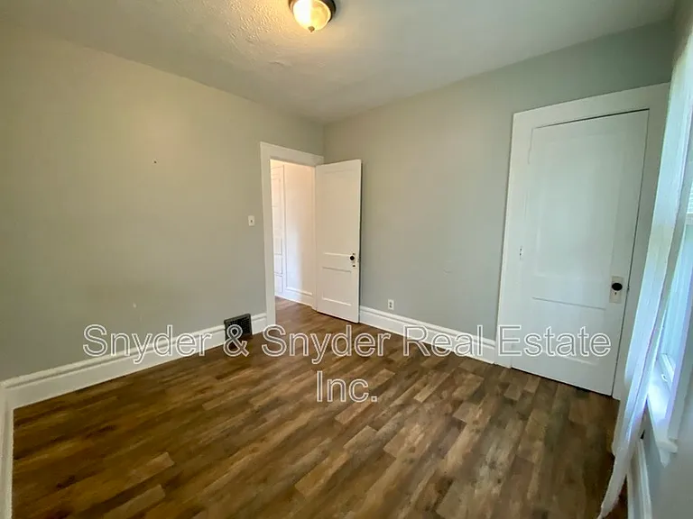 400 Cloverdale Ave #UP — Photo 14