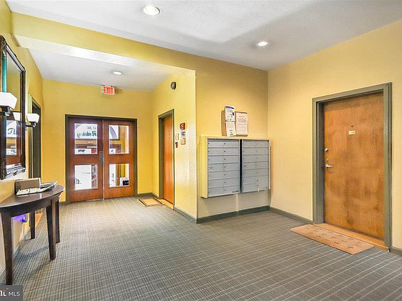 5th image of 2038 18th St NW APT 101