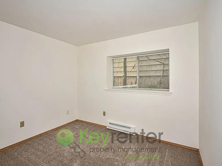 6042 Fauntleroy Way SW — Photo 15