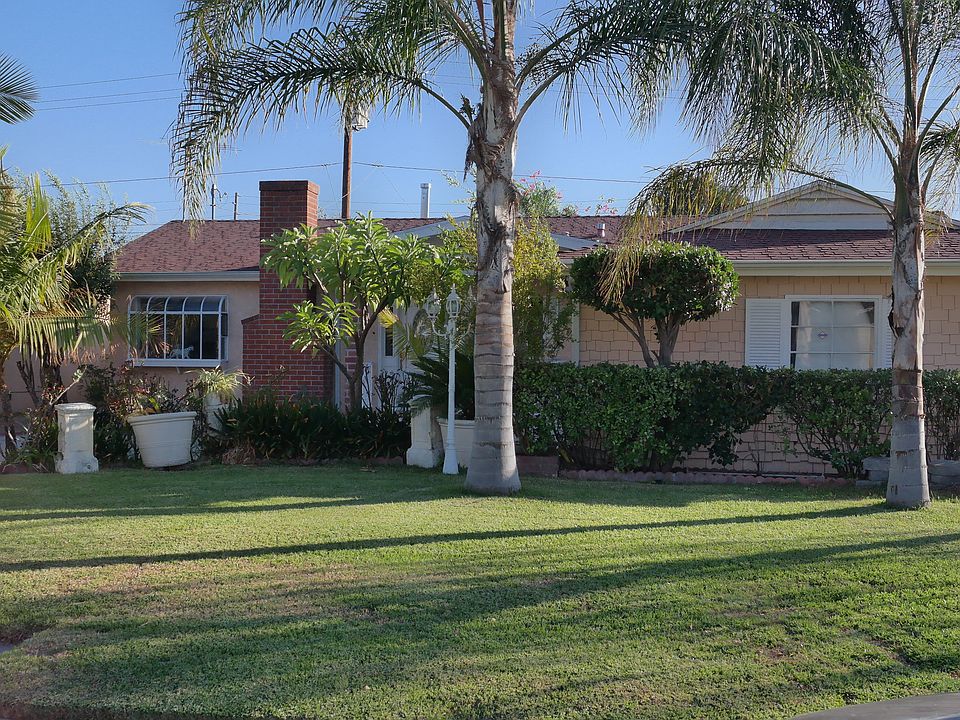 1st image of 1832 James Pl