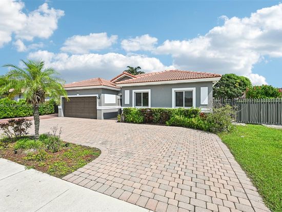 15333 SW 184th St, Miami, FL 33187