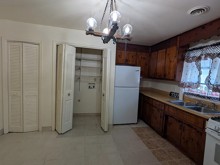 1021 Wilcox St — Photo 7