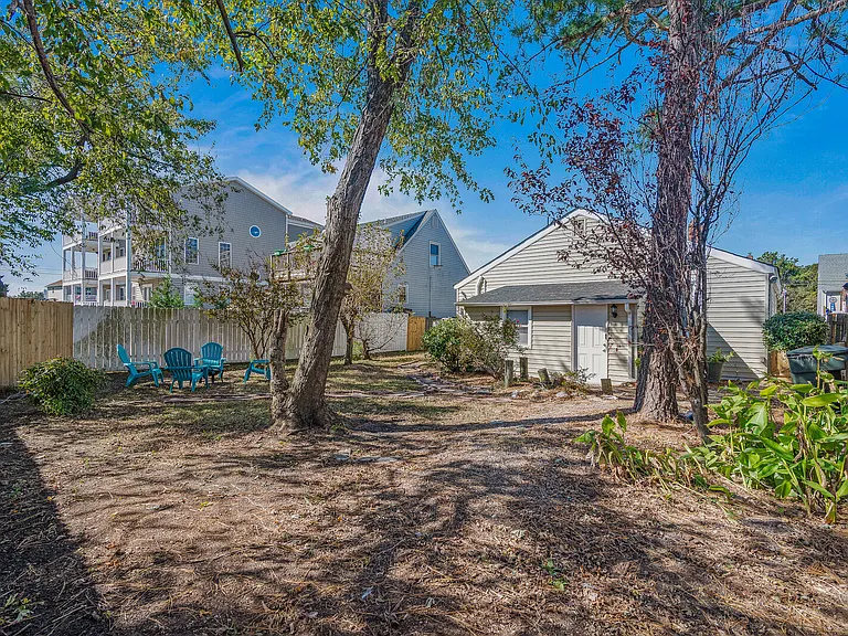 8 Bonita Dr #B — Photo 16