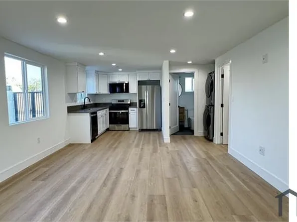 11943 Burton St, North Hollywood, CA 91605