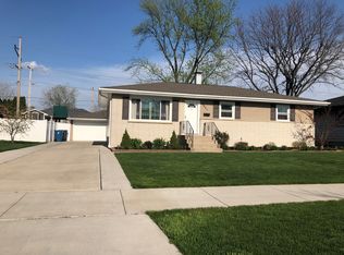 9847 Delaware Pl, Highland, IN 46322