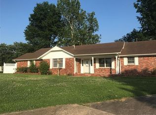 1803 SW 4th St, Wagoner, OK 74467