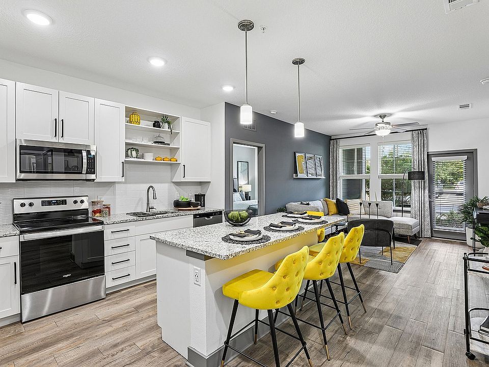 Kitchen with Large Island