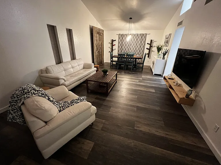 E Essex Village Dr — Photo 10
