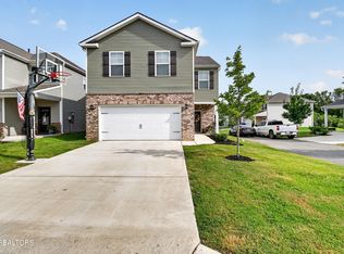 7 Cobblestone Ct, Clinton, TN 37716