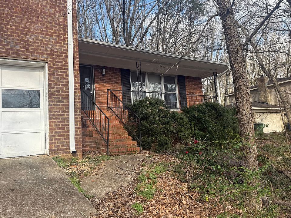 1st image of 723 Versailles Dr SE