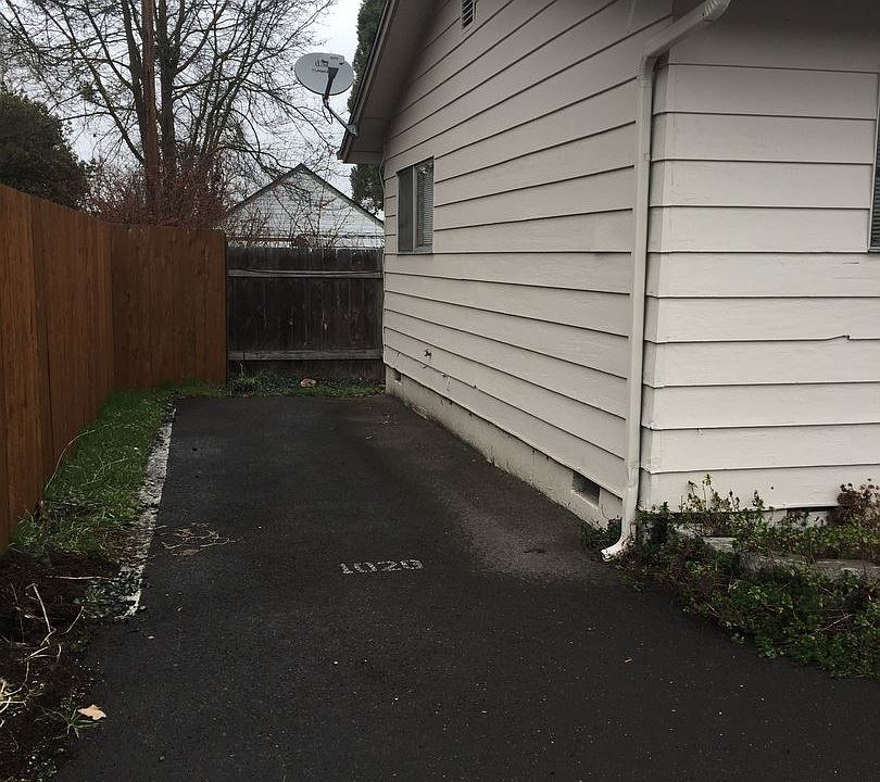 2nd image of 1020 S Grape St