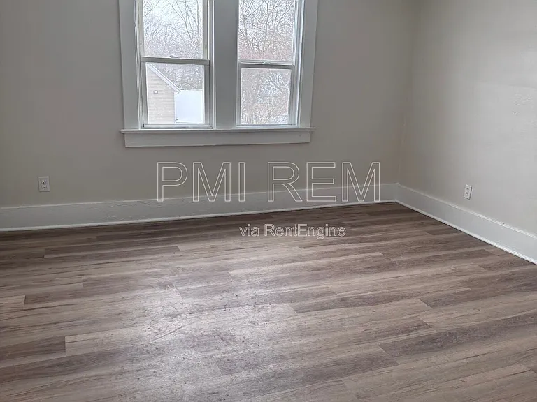 472 Sumner St #3 — Photo 9