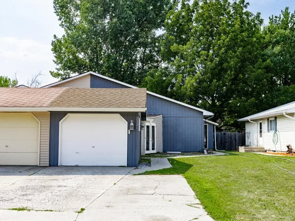 2321 Country Club Pkwy, Moorhead, MN 56560