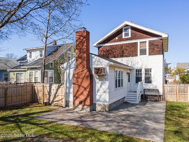 4th image of 32 Dartmouth Street