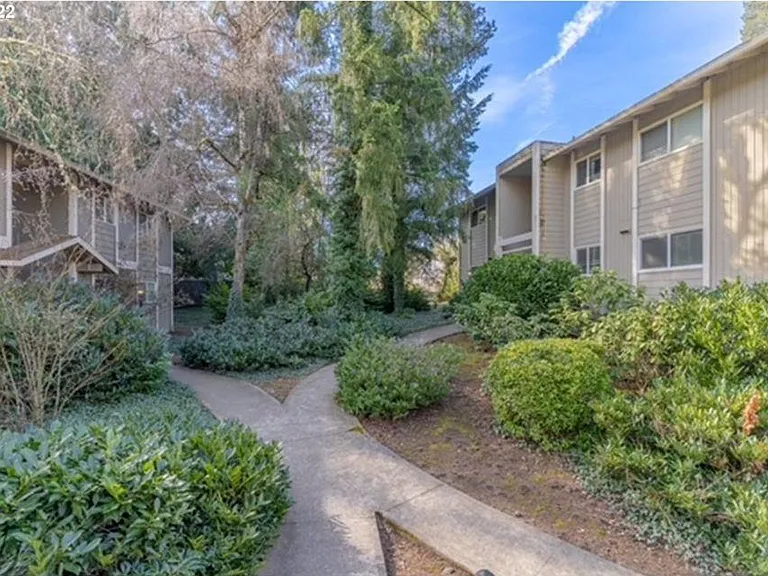6626 SW Terri Ct #8 — Photo 2