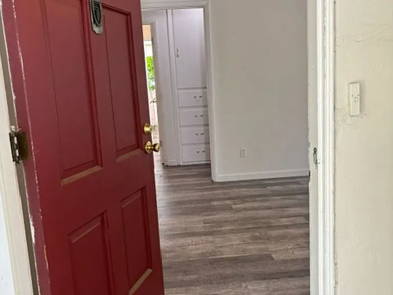 821 Vine St — Photo 5