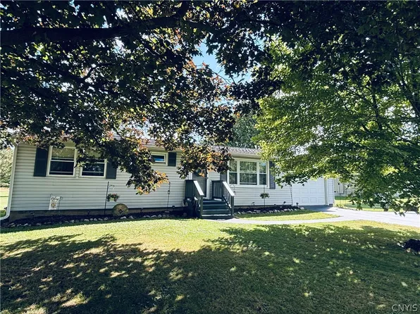 6990 N Division Street Rd, Auburn, NY 13021