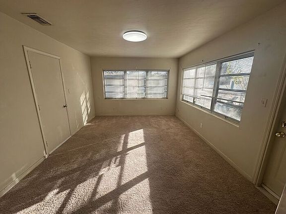 2nd image of 918 Gloriosa Ave