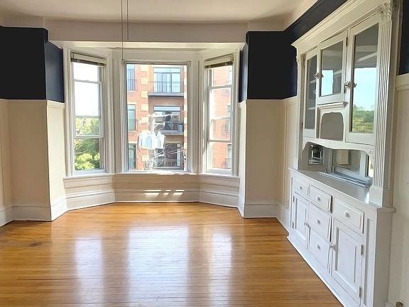5th image of 1521 W Leland Ave #3