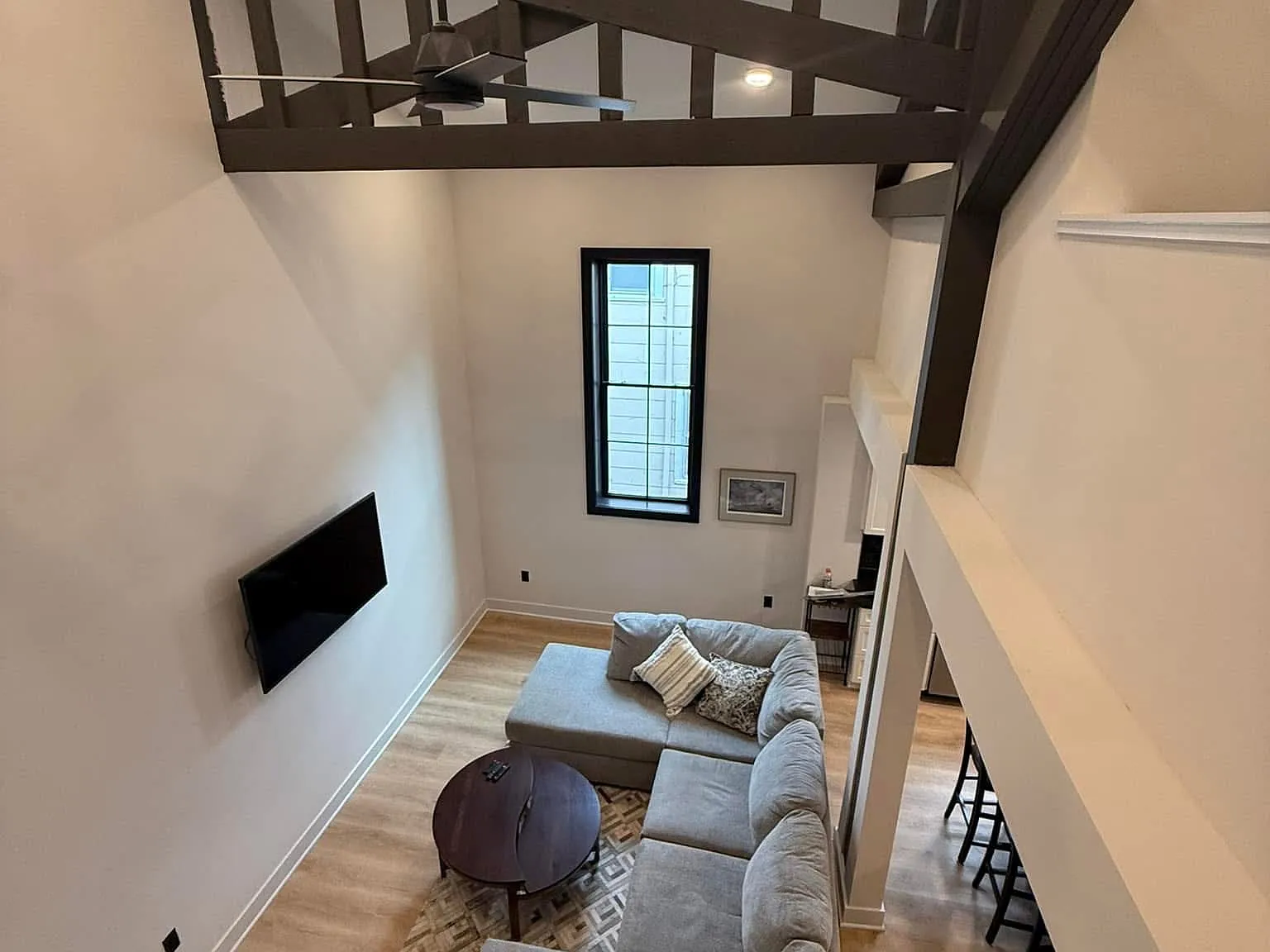 2 bed, 2.5 bath, 1323 sqft, $2,000 — Photo 4
