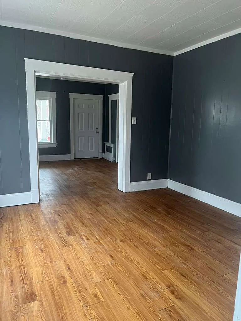 Building Photo - 2989 E 61st St #2
