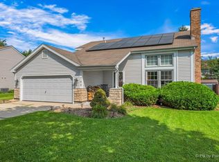 760 Covington Cir, Crystal Lake, IL 60014