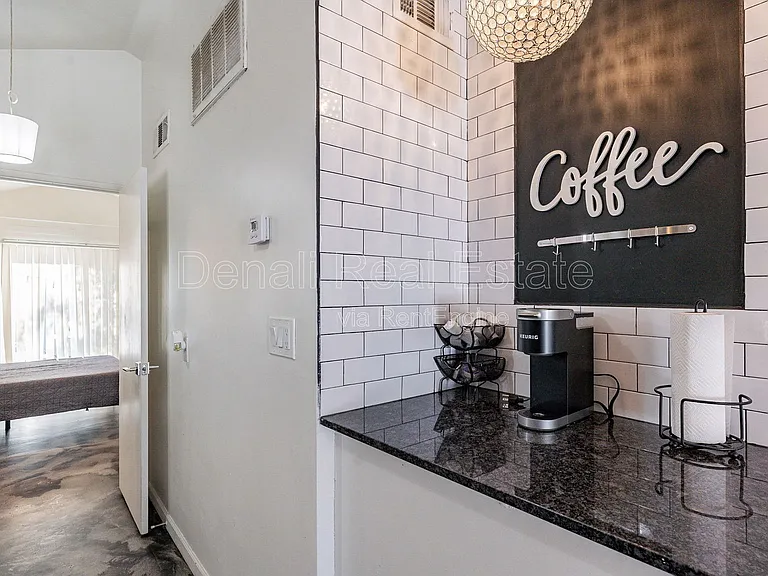 2309 S College Ave #17 — Photo 17
