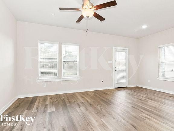 3rd image of 341 N Centro Cir