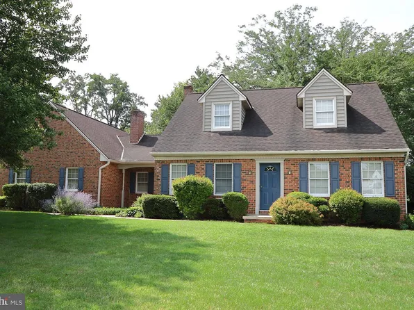 351 Locust Ln, Mount Joy, PA 17552