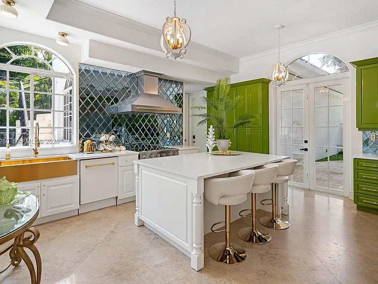 1224 Almeria Ave — Photo 12