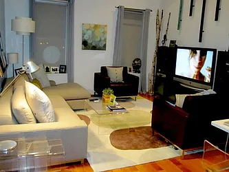 Rented by Lucky Apt Inc