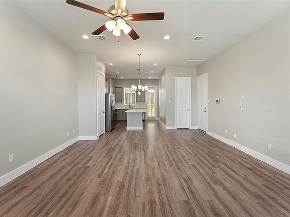 5th image of 7703 Rainbow Close Ln