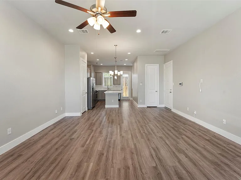 7703 Rainbow Close Ln — Photo 4