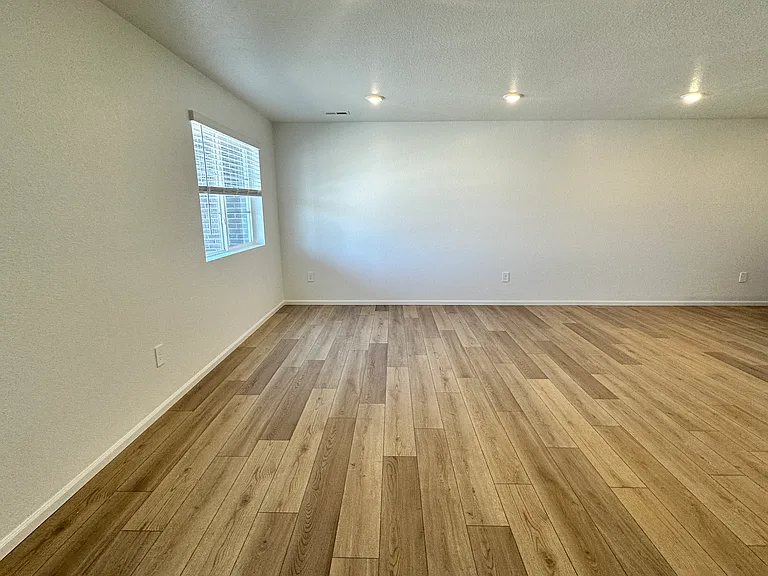 21244 E 65th Dr — Photo 10