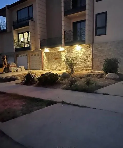 140 Acacia Ave #3 — Photo 2